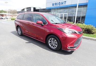 Used 2021 Toyota Sienna XLE w/ XLE Plus Package