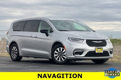 Certified 2024 Chrysler Pacifica Select