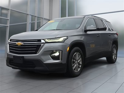 Used 2023 Chevrolet Traverse LT
