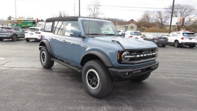New 2024 Ford Bronco Outer Banks w/ Sasquatch Package