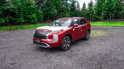 New 2025 Mitsubishi Outlander SE