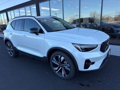 New 2025 Volvo XC40 B5 Plus w/ Protection Package Premier