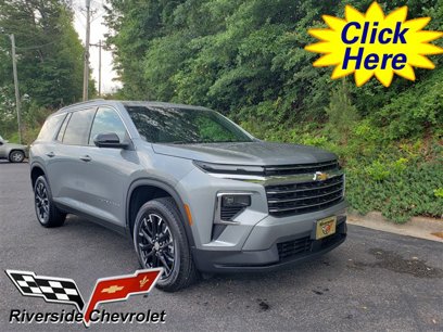 New 2025 Chevrolet Traverse LT w/ Sun and Wheel Package