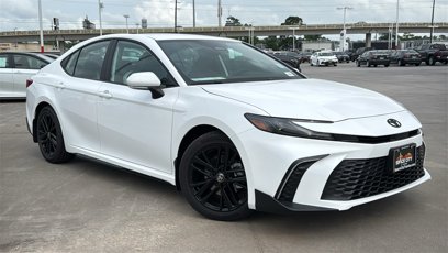 New 2025 Toyota Camry SE