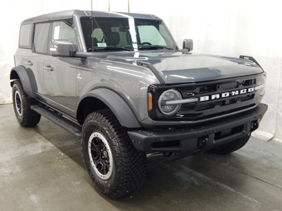 New 2024 Ford Bronco Outer Banks w/ Sasquatch Package