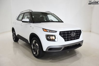 New 2025 Hyundai Venue SEL