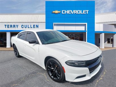 Used 2018 Dodge Charger SXT w/ Blacktop Package