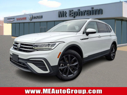 Used 2022 Volkswagen Tiguan SE w/ Panoramic Sunroof Package