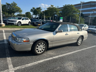 Used 2007 Lincoln Town Car Signature Limited