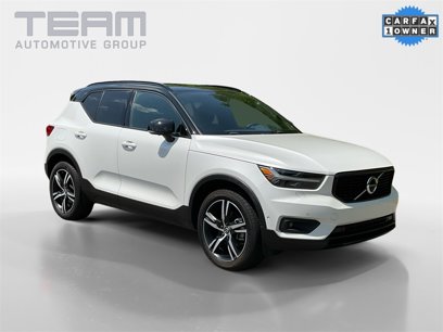 Used 2022 Volvo XC40 T5 R-Design