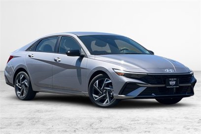 New 2025 Hyundai Elantra SEL