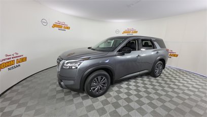 New 2025 Nissan Pathfinder S