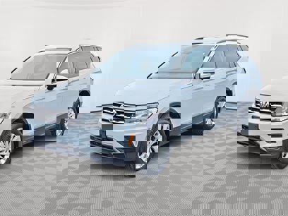 Used 2018 Volkswagen Tiguan SE w/ Panoramic Sunroof Package