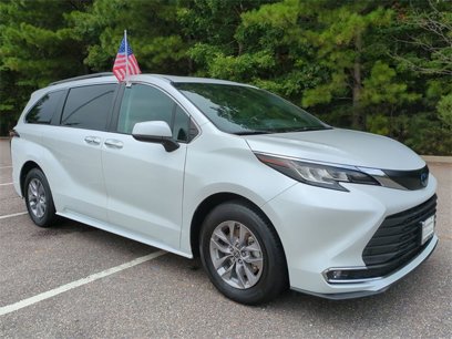 Used 2022 Toyota Sienna XLE