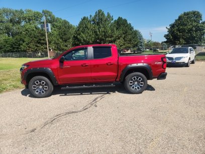 Used 2024 Chevrolet Colorado Z71 w/ Z71 Convenience Package 2
