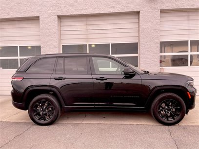 Used 2024 Jeep Grand Cherokee Altitude