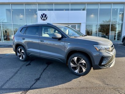 New 2024 Volkswagen Taos SE