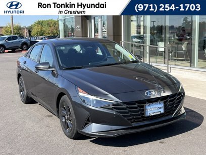 Used 2022 Hyundai Elantra SEL w/ Preferred Accessory Package