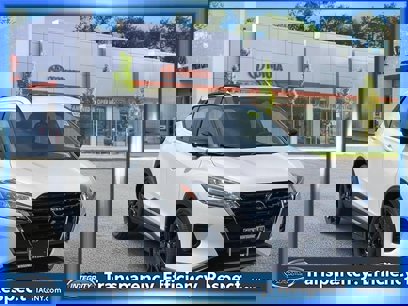 Used 2022 Nissan Kicks SR