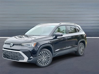 New 2025 Volkswagen Taos SE