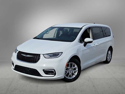 Used 2023 Chrysler Pacifica Touring-L