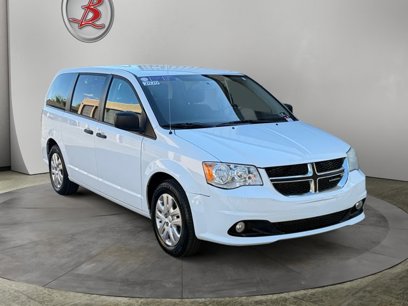 Used 2020 Dodge Grand Caravan SE w/ UConnect Hands-Free Group