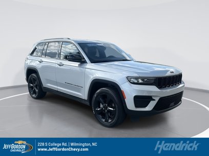 Used 2023 Jeep Grand Cherokee Altitude