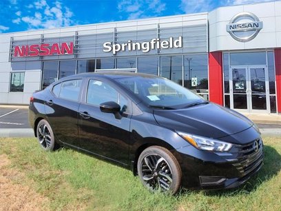 New 2025 Nissan Versa SR w/ Trunk Package