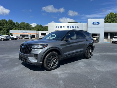 New 2025 Ford Explorer ST-Line w/ Premium Package