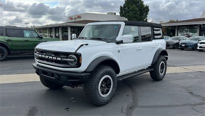 New 2024 Ford Bronco Outer Banks w/ Sasquatch Package