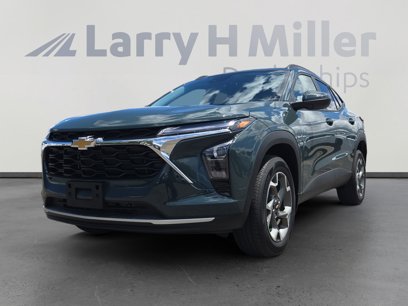 Used 2025 Chevrolet Trax LT w/ Driver Confidence Package