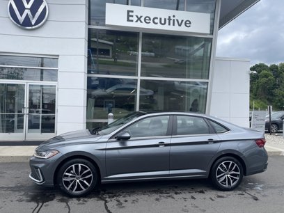New 2025 Volkswagen Jetta SE