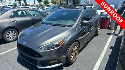 Used 2017 Ford Focus ST w/ Equipment Group 401A