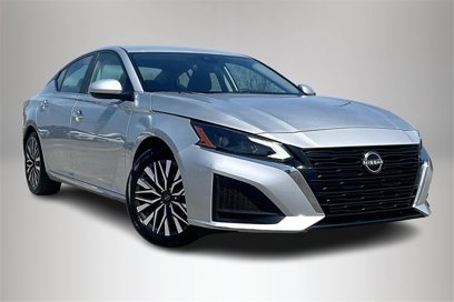 Used 2023 Nissan Altima 2.5 SV