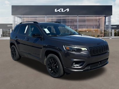 Used 2023 Jeep Cherokee Altitude Lux