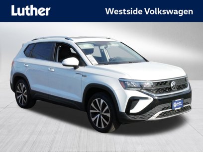 Certified 2022 Volkswagen Taos SE w/ Panoramic Sunroof Package