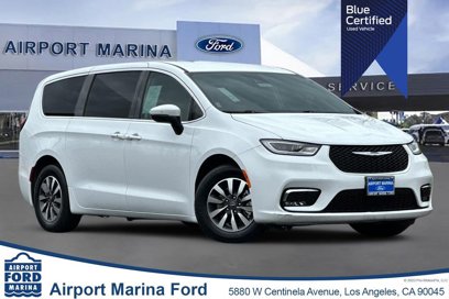 Used 2023 Chrysler Pacifica Touring-L