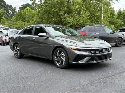 Used 2024 Hyundai Elantra SEL w/ Convenience Package