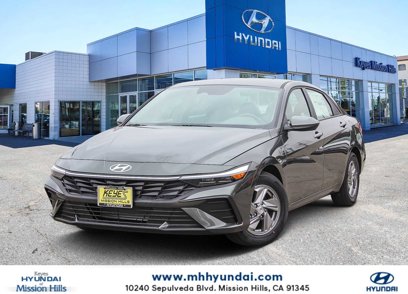 New 2025 Hyundai Elantra SE