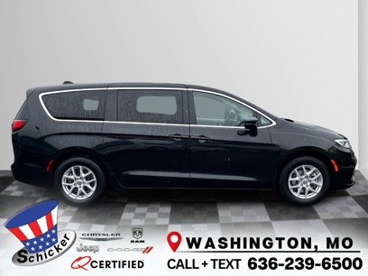 Used 2023 Chrysler Pacifica Touring-L