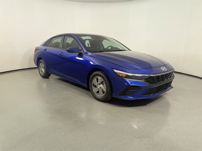 New 2025 Hyundai Elantra SE