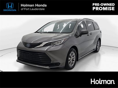 Used 2021 Toyota Sienna LE w/ LE Plus Package
