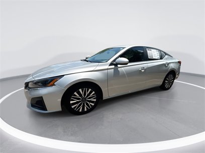 Used 2023 Nissan Altima 2.5 SV