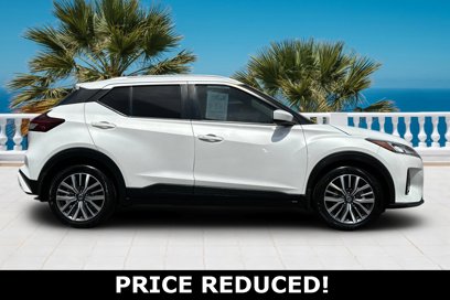 Used 2021 Nissan Kicks SV