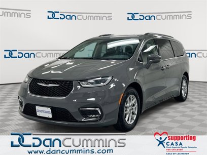 Used 2022 Chrysler Pacifica Touring-L