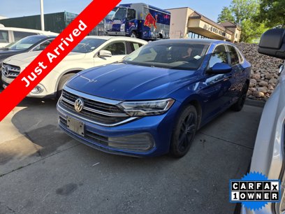 Used 2023 Volkswagen Jetta SE w/ Panoramic Sunroof Package