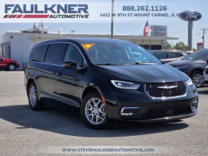 Used 2024 Chrysler Pacifica Touring-L