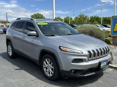 Used 2014 Jeep Cherokee Latitude w/ Comfort/Convenience Group