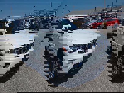 Used 2021 Jeep Grand Cherokee Laredo
