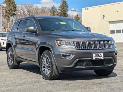 Used 2020 Jeep Grand Cherokee Laredo w/ 18" Wheel & 8.4" Radio Group
